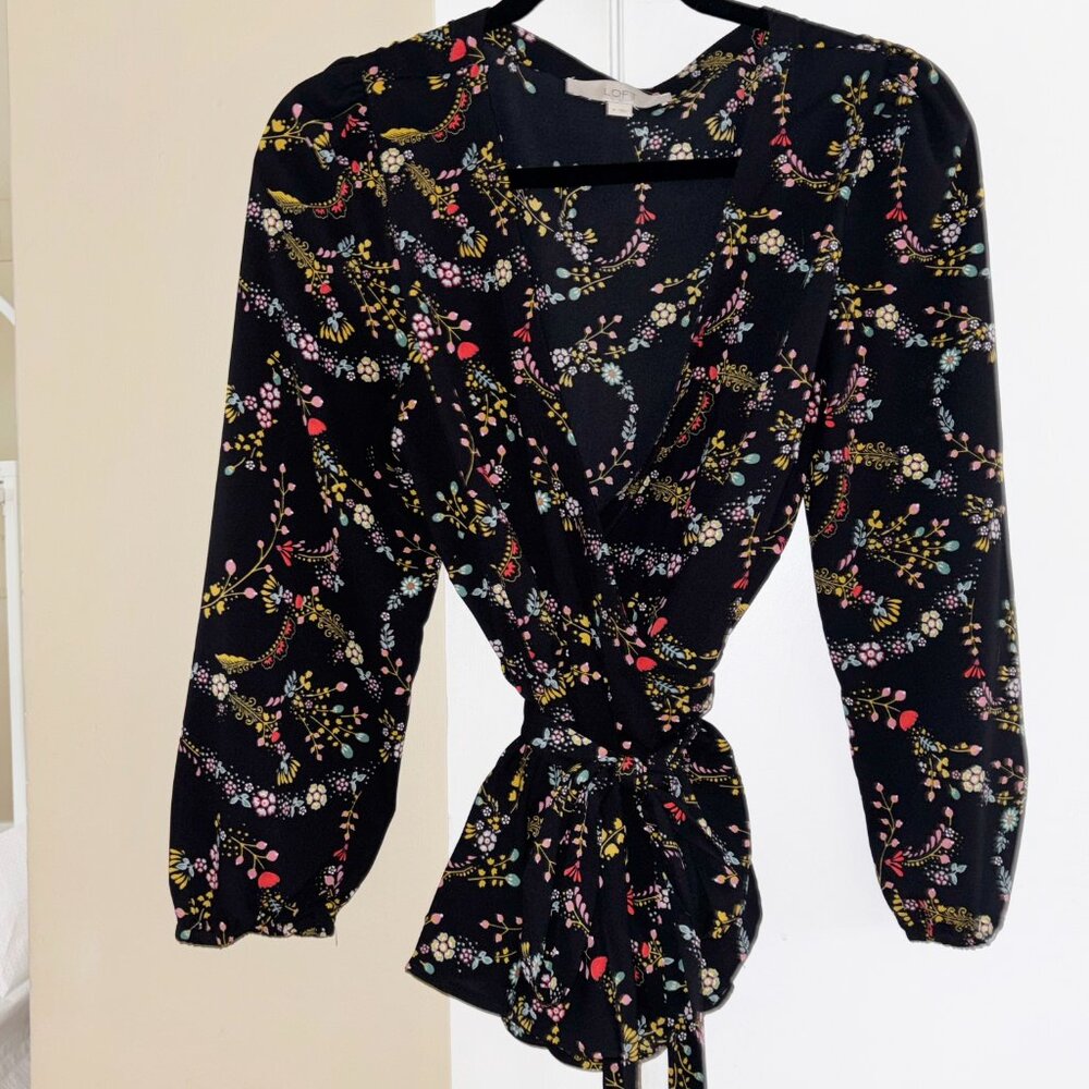 LOFT Printed Wrap Top - Size Medium